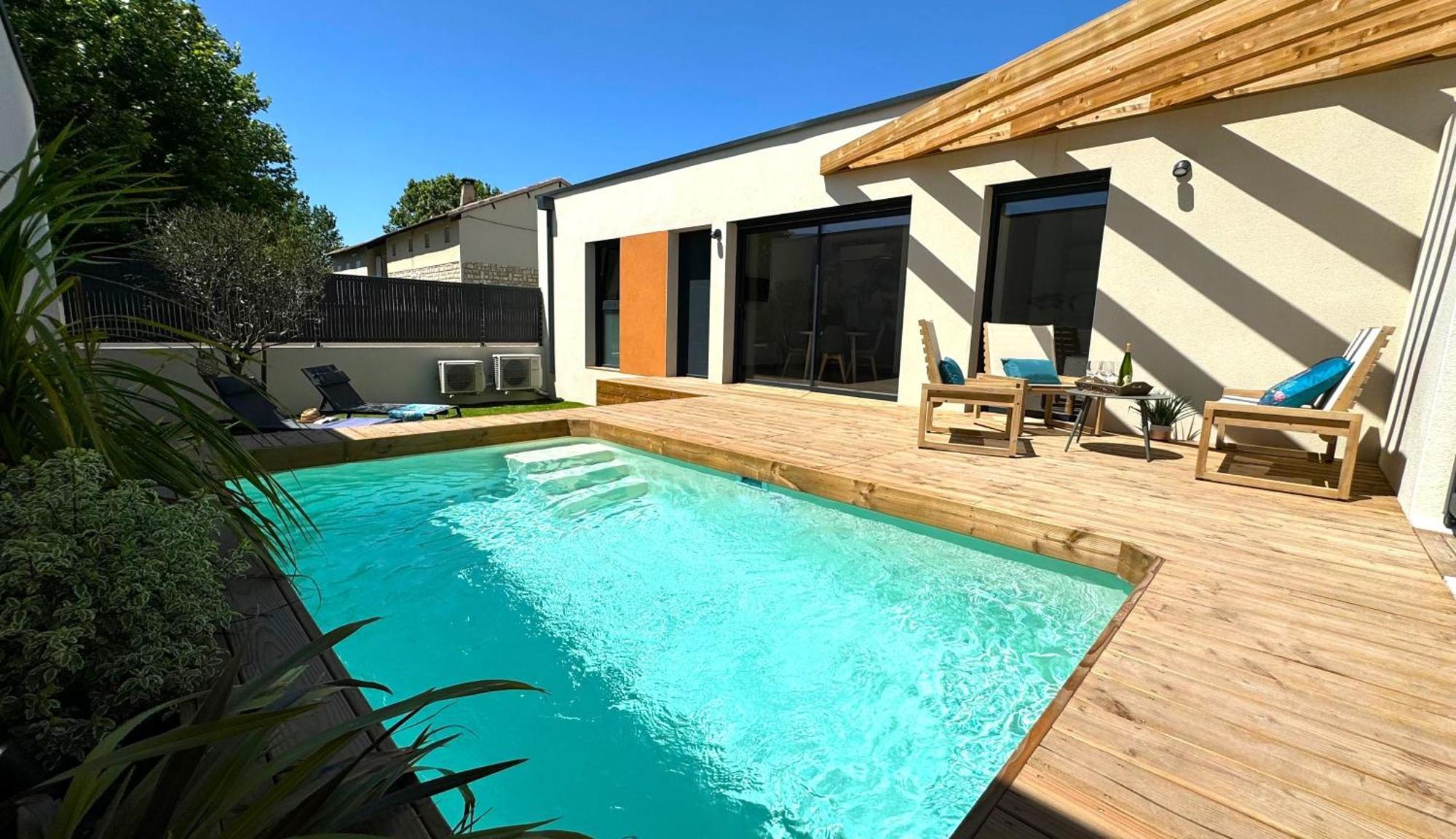 Daya Lodge. L'Isle-sur-la-Sorgue Bagian luar foto