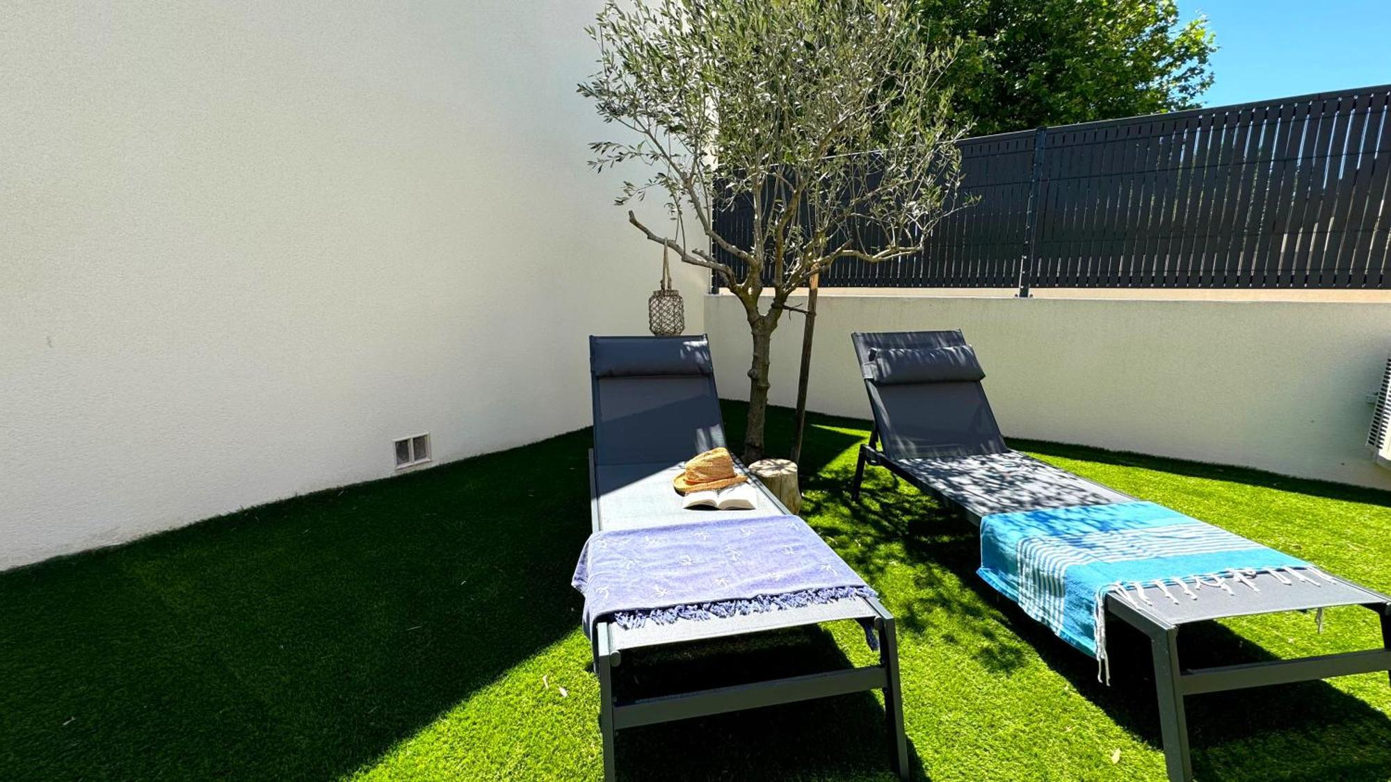 Daya Lodge. L'Isle-sur-la-Sorgue Bagian luar foto