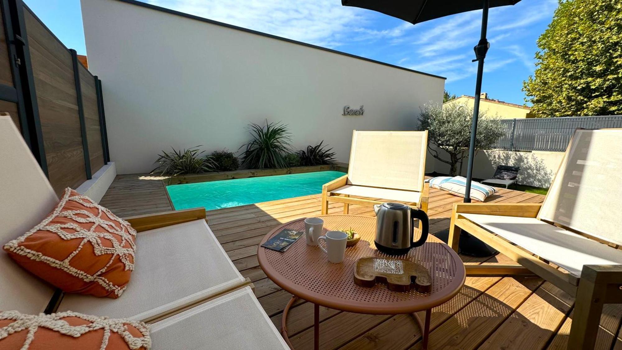 Daya Lodge. L'Isle-sur-la-Sorgue Bagian luar foto