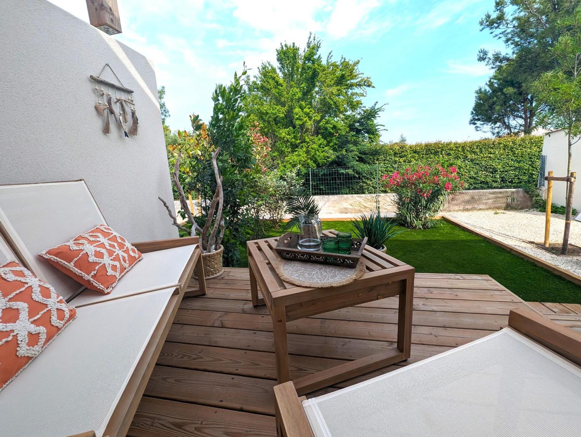Daya Lodge. L'Isle-sur-la-Sorgue Bagian luar foto