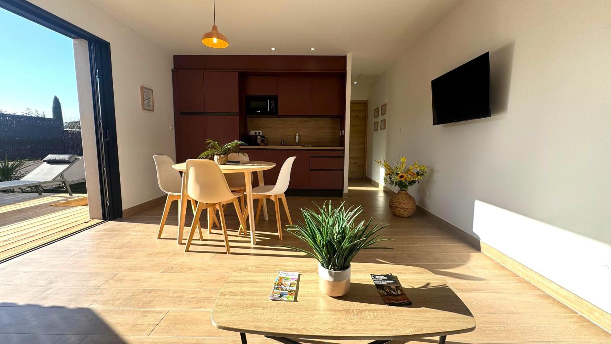 Daya Lodge. L'Isle-sur-la-Sorgue Bagian luar foto