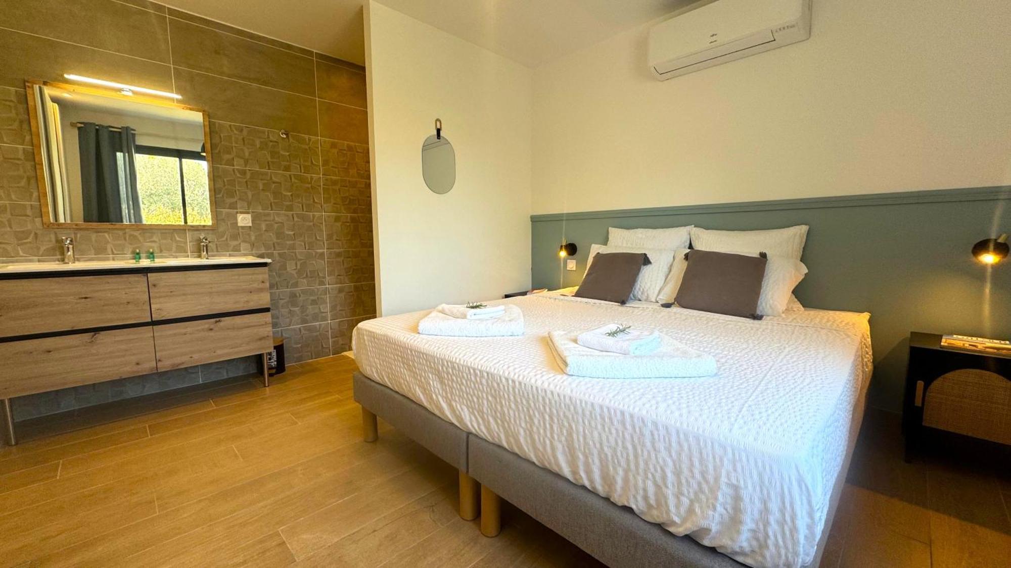 Daya Lodge. L'Isle-sur-la-Sorgue Bagian luar foto